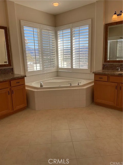 Soaking tub with a view