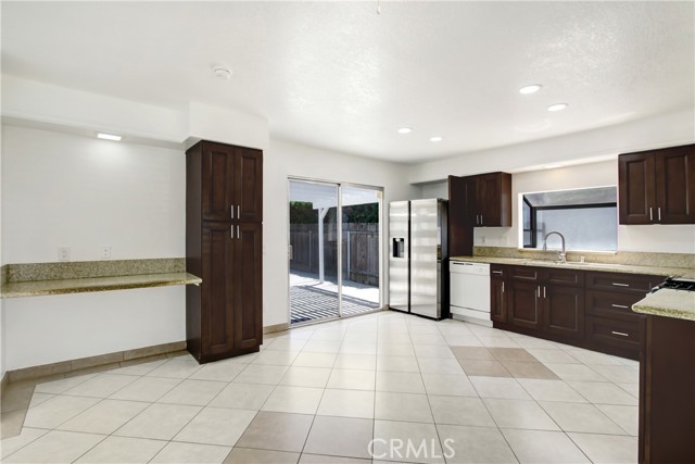 24409 Dunlavy Court, Moreno Valley CA: https://media.crmls.org/medias/ec87bc30-afce-4fdb-92db-3c108a77fd3b.jpg