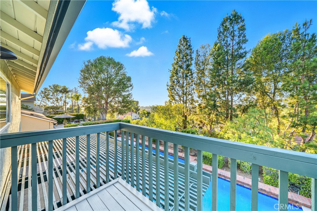 https://media.crmls.org/medias/ec87eceb-7987-43c3-8a5a-1a4c4a304778.jpg?preset=X-Large