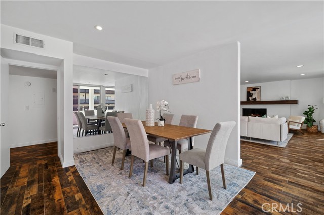 Detail Gallery Image 11 of 42 For 5339 Newcastle Ave #112,  Encino,  CA 91316 - 3 Beds | 2 Baths