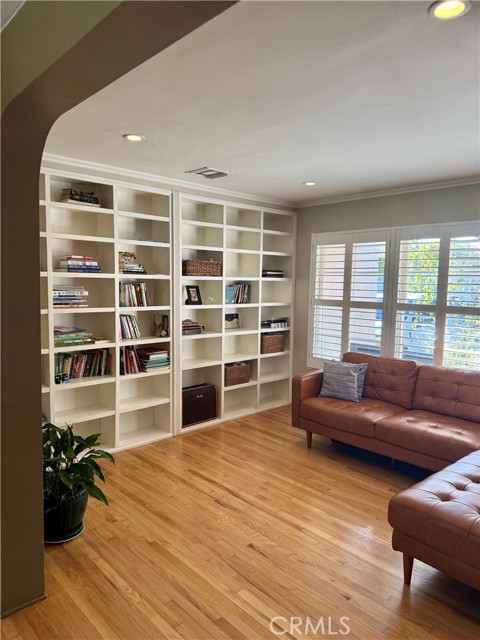 Detail Gallery Image 4 of 10 For 2108 Charlemagne, Long Beach,  CA 90815 - 3 Beds | 1/1 Baths