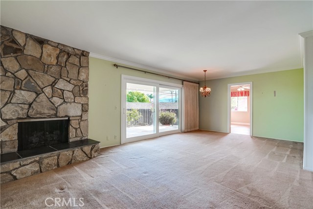 Living Room with fireplace