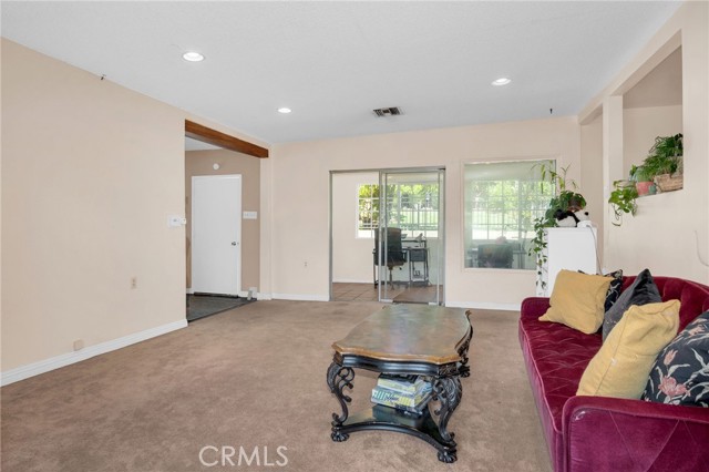 Detail Gallery Image 9 of 41 For 829 Cooper Ave, Los Angeles,  CA 90042 - 6 Beds | 3 Baths