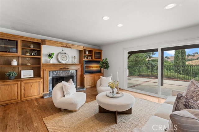 15539 Feldspar Drive, Chino Hills CA: https://media.crmls.org/medias/ec8b2147-d060-4b6c-8f59-877d0c4778d7.jpg