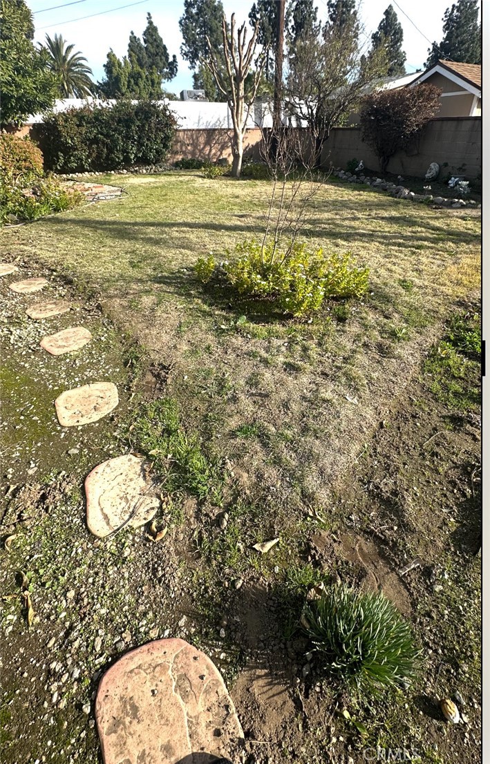 https://media.crmls.org/medias/ec8bf40a-0124-4af2-b4b0-bbcdfd2ed152.jpg?preset=X-Large