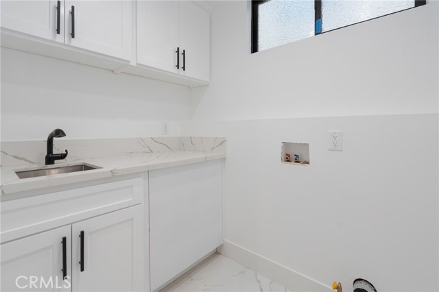 Detail Gallery Image 30 of 44 For 110 S Irena Ave #B,  Redondo Beach,  CA 90277 - 3 Beds | 4/1 Baths