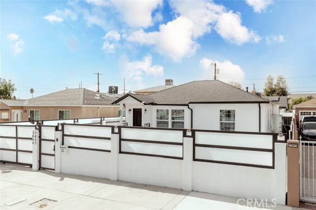 Detail Gallery Image 1 of 22 For 7637 Radford Ave, North Hollywood,  CA 91605 - 3 Beds | 2 Baths