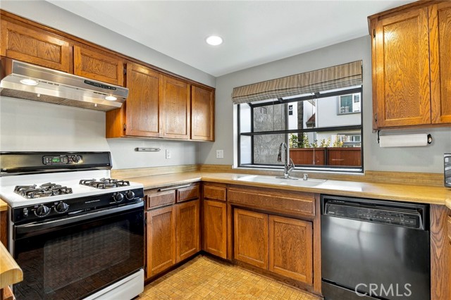 773 South Marengo Avenue, 3 photo 14