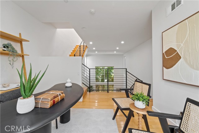Detail Gallery Image 19 of 27 For 1040 N Curson Ave #3,  West Hollywood,  CA 90046 - 3 Beds | 3 Baths