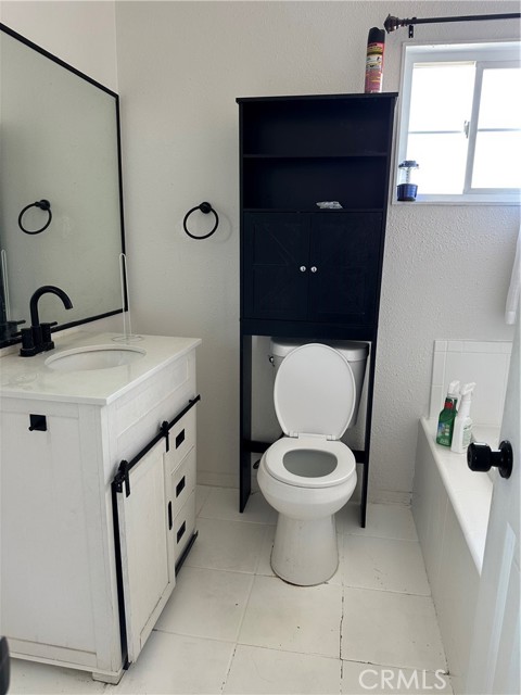 Detail Gallery Image 14 of 16 For 19008 Hillford, Carson,  CA 90746 - 4 Beds | 3 Baths