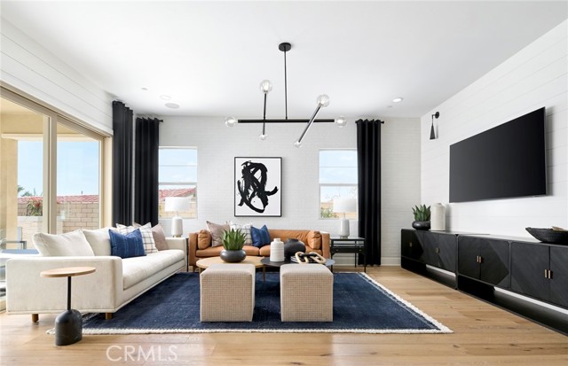 Detail Gallery Image 4 of 29 For 21156 Poema Pl, Chatsworth,  CA 91311 - 5 Beds | 5/2 Baths