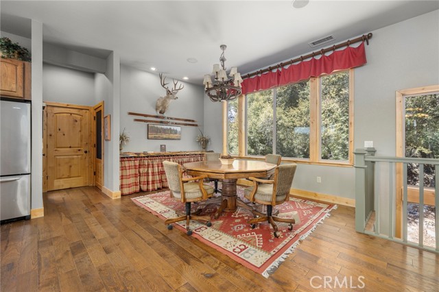 39828 Granite Ridge Lane, Bass Lake CA: https://media.crmls.org/medias/ec8f5dc2-0136-499b-81dd-c0d9403622c7.jpg