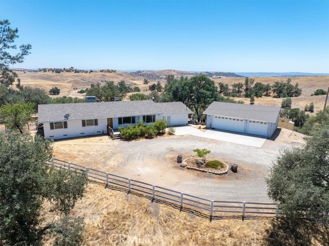 75463 Ranchita Avenue, San Miguel CA: https://media.crmls.org/medias/ec8f87ac-dcbf-4e35-80b3-42c926c90ddf.jpg