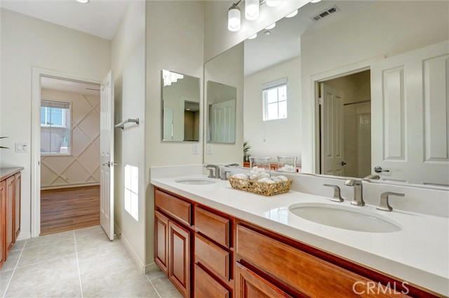 Detail Gallery Image 35 of 44 For 24509 Rosette Ln, Valencia,  CA 91354 - 5 Beds | 3 Baths