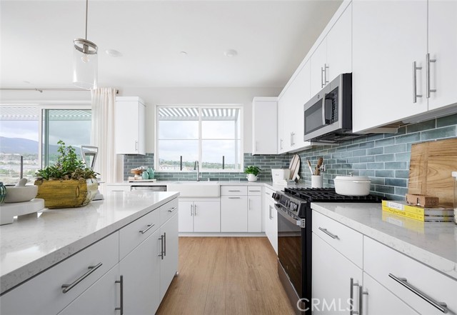 3817 Crossen Drive, Corona CA: https://media.crmls.org/medias/ec90e996-237e-4877-a508-3914731b9b17.jpg