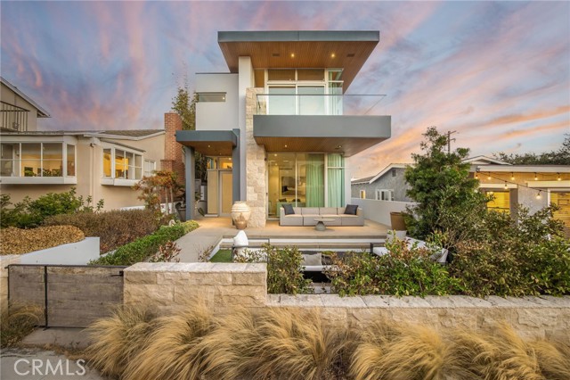 324 17th, Manhattan Beach, California 90266, 4 Bedrooms Bedrooms, 0 ,5 BathroomsBathrooms,Residential,For Sale,17th,0,SB26133569
