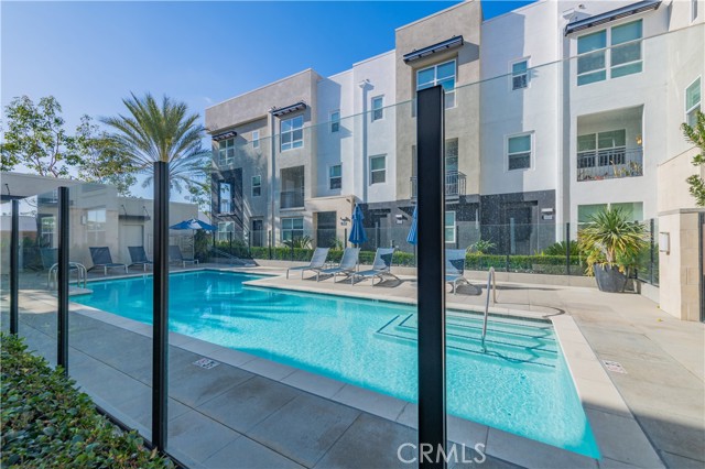 Front Image Thumbnail for CROC26053434