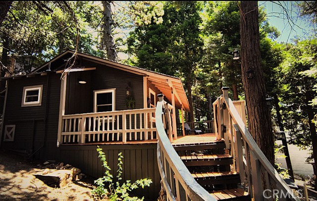 23739 Skyland Drive, Crestline CA: https://media.crmls.org/medias/ec912902-ede5-4a53-a0b1-efe91610d694.jpg