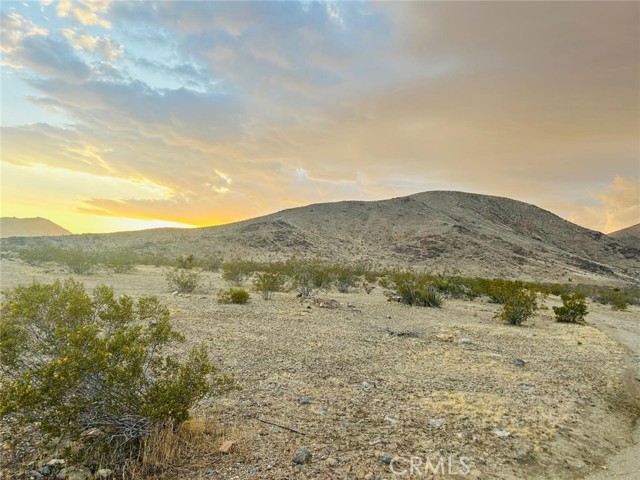 Detail Gallery Image 5 of 13 For 0 Lucerne Valley Cut off, Lucerne Valley,  CA 92356 - – Beds | – Baths