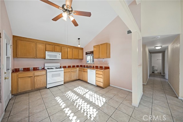 Detail Gallery Image 6 of 42 For 3447 Windsong St, Corona,  CA 92879 - 4 Beds | 2 Baths