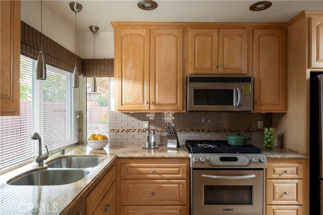 Detail Gallery Image 10 of 24 For 6051 Tahoe Place, Camarillo,  CA 93012 - 4 Beds | 2 Baths