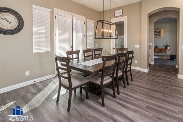 Detail Gallery Image 10 of 38 For 12948 Hyperion Ln, Apple Valley,  CA 92308 - 5 Beds | 3/1 Baths