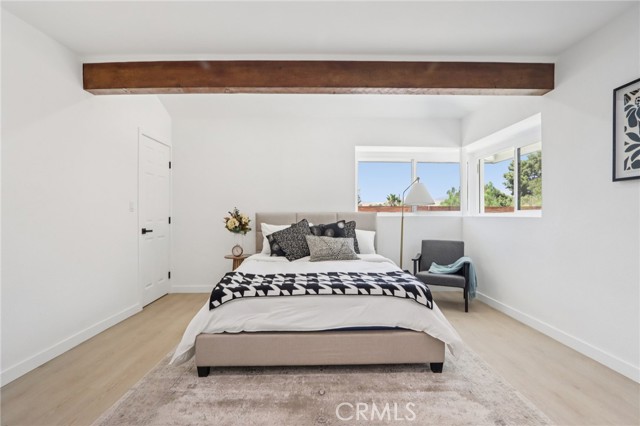 11060 Vanda Way, Shadow Hills CA: https://media.crmls.org/medias/ec9500f0-8596-43f4-a5a9-722797f52a07.jpg