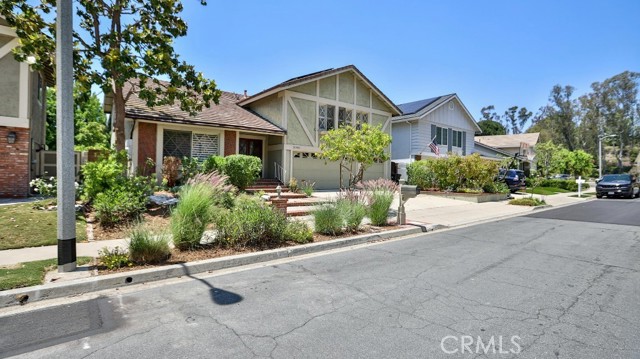 20931 Avenida Amapola, Lake Forest CA: https://media.crmls.org/medias/ec95224c-c059-414e-938f-039f9a946ae2.jpg
