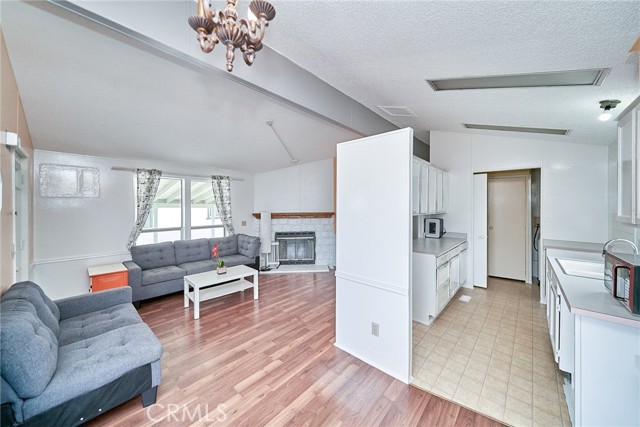 Detail Gallery Image 6 of 30 For 24100 Pennsylvania St #103,  Lomita,  CA 90717 - 2 Beds | 2 Baths