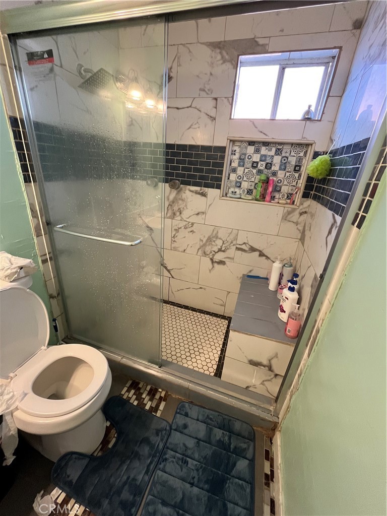 https://media.crmls.org/medias/ec95c5a7-b02e-4d5e-92b0-05777cdce321.jpg?preset=X-Large