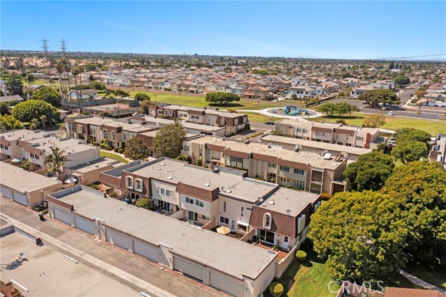 Detail Gallery Image 24 of 36 For 9745 Port Royal Cir, Huntington Beach,  CA 92646 - 2 Beds | 1/1 Baths