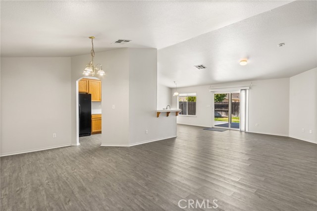 2052 W Solis Street, Merced CA: https://media.crmls.org/medias/ec962d56-46ff-4144-ad1e-f50232e42999.jpg