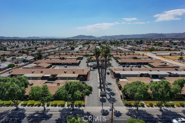 615 S Palm Avenue, Hemet CA: https://media.crmls.org/medias/ec965783-e3f8-4015-a383-0e196e69565f.jpg