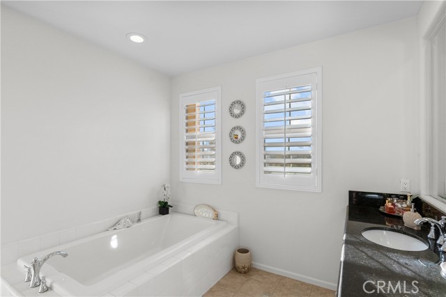 Detail Gallery Image 33 of 73 For 27601 Skylark Ln, Saugus,  CA 91350 - 6 Beds | 5/1 Baths