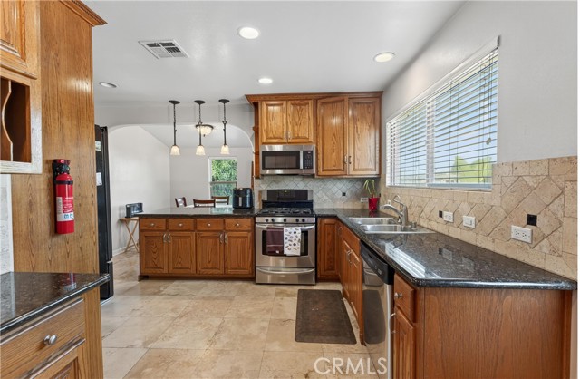 Detail Gallery Image 21 of 58 For 1358 N Stimson, La Puente,  CA 91744 - 3 Beds | 3 Baths