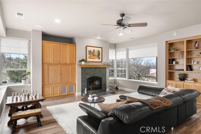 Detail Gallery Image 5 of 33 For 3512 Shadowtree, Chico,  CA 95928 - 3 Beds | 2 Baths