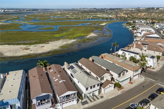 Detail Gallery Image 41 of 45 For 235 Canal St, Newport Beach,  CA 92663 - 4 Beds | 3/1 Baths