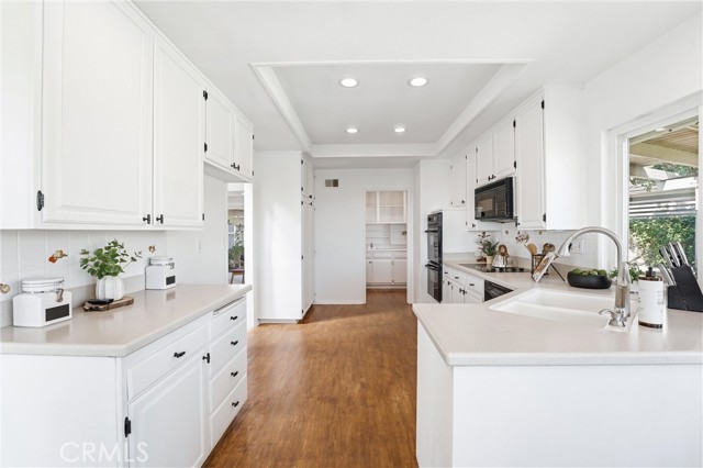 Detail Gallery Image 13 of 53 For 2910 E Shady Forest, Orange,  CA 92867 - 3 Beds | 2/1 Baths