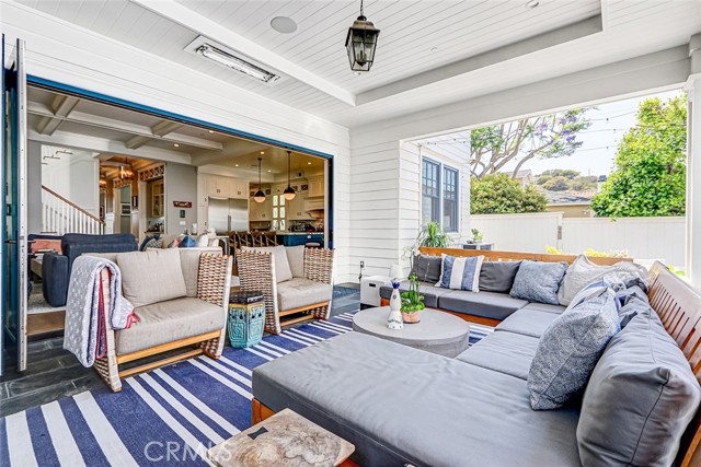 Detail Gallery Image 19 of 35 For 569 33rd, Manhattan Beach,  CA 90266 - 6 Beds | 5/1 Baths