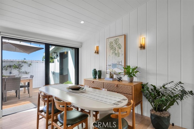 3212 N Poinsettia Avenue, Manhattan Beach CA: https://media.crmls.org/medias/ec989b8c-f2f5-40de-9699-7df4dfc09430.jpg