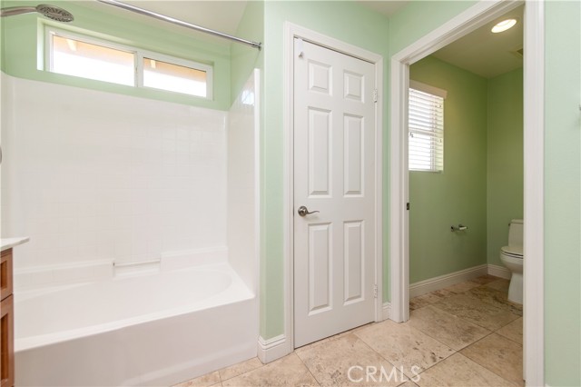 7271 Enclave Drive, Eastvale CA: https://media.crmls.org/medias/ec997d4d-0533-4341-a791-061dd22a0bd5.jpg