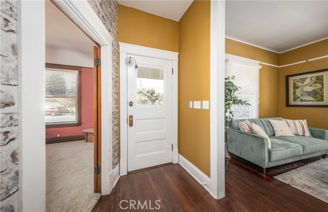 331 Nordina Street, Redlands CA: https://media.crmls.org/medias/ec997ef1-8be8-42fc-b6f3-d8830e52da96.jpg