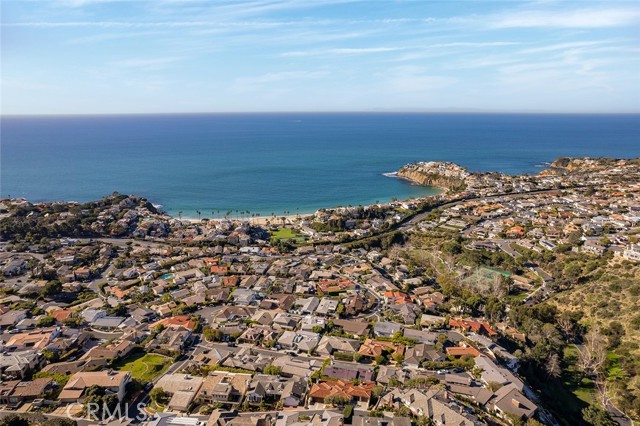 Detail Gallery Image 12 of 46 For 517 Emerald Bay, Laguna Beach,  CA 92651 - 4 Beds | 4 Baths