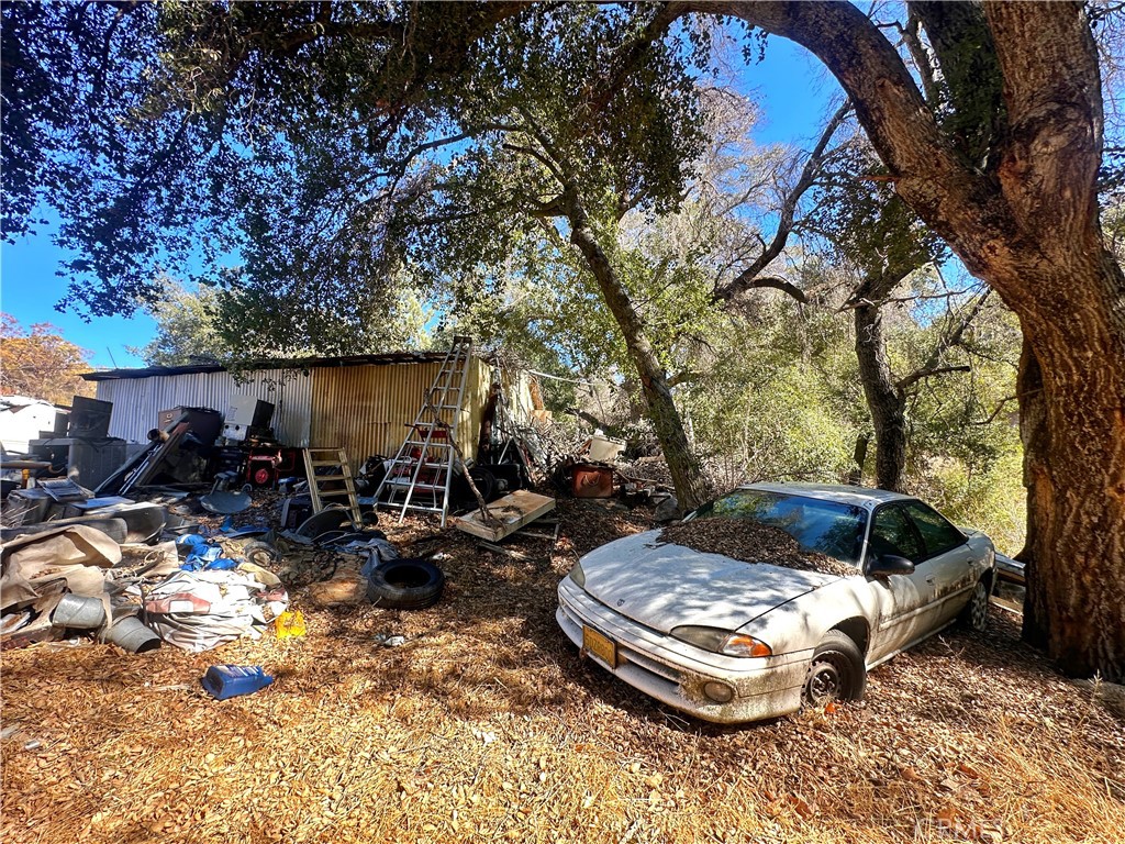 https://media.crmls.org/medias/ec99b1f7-d4e1-4a56-a5d9-293f94609718.jpg?preset=X-Large
