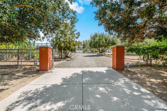 40555 Benji Lane, Hemet CA: https://media.crmls.org/medias/ec99d2ea-1af7-4aa9-b647-ecf5c68d3815.jpg