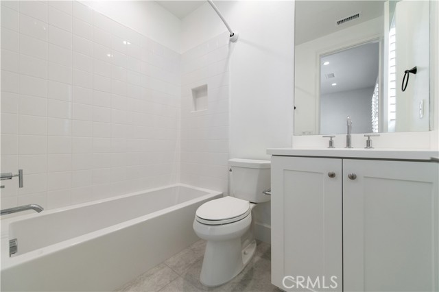 Detail Gallery Image 32 of 40 For 216 Piazza, Irvine,  CA 92602 - 4 Beds | 4 Baths