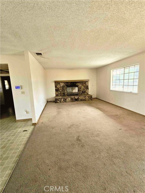 Detail Gallery Image 4 of 21 For 22684 Powhatan, Apple Valley,  CA 92308 - 3 Beds | 2 Baths