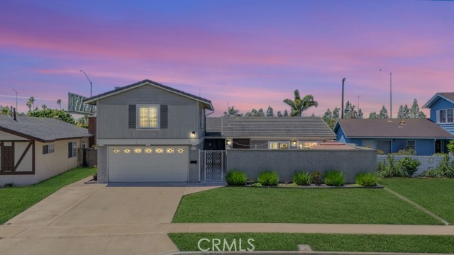 Detail Gallery Image 2 of 38 For 16781 Daisy Ave, Fountain Valley,  CA 92708 - 4 Beds | 3/1 Baths