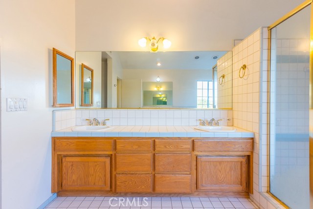 Detail Gallery Image 37 of 66 For 23132 Posada, Valencia,  CA 91354 - 5 Beds | 3 Baths