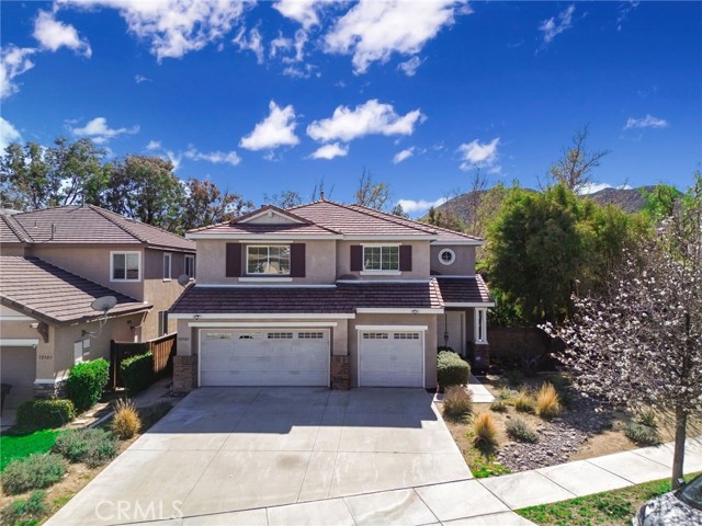 32501 Sprucewood Way, Lake Elsinore CA: https://media.crmls.org/medias/ec9c56ba-b7e1-4d59-8c2b-40d605da16f2.jpg